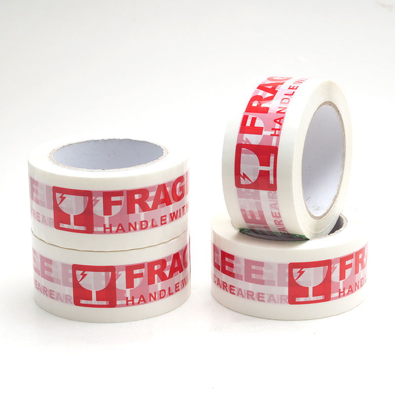 Csomagoló szalag törékeny figyelmeztetéssel, magas viszkozitású ragasztó, film vastagsága 50 μm, szélesség 50 mm, hossz 100 m