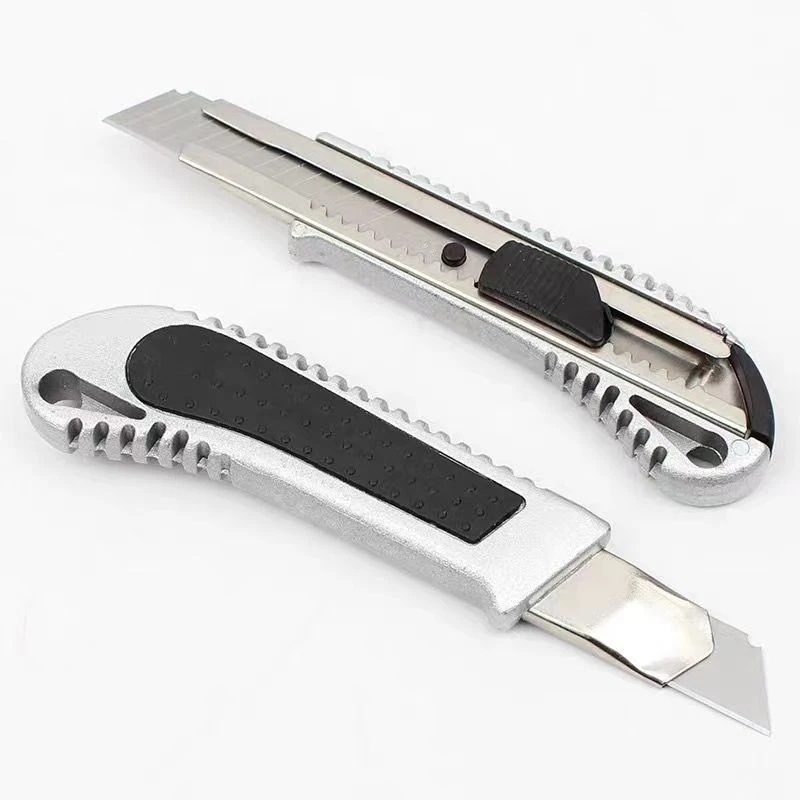 Aluminijski višenamjenski nož za rezanje tapeta i papira, model Mgdao, marka Friendly, neto težina oko 73 g