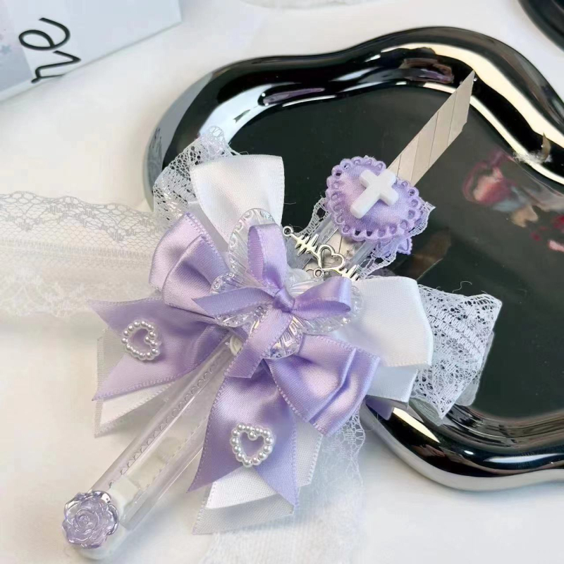 Ručni izrađeni univerzalni nož s bajkovitim estetikom; model Utility knife; marka: Drugo; podrijetlo: domaće; nije poklon