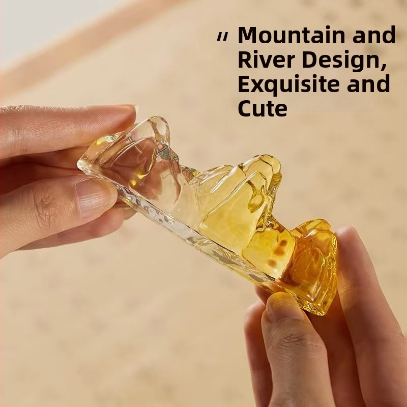 Krištáľový držiteľ na pero s farebnou glazúrou, motív hôr a riek, čínskeho štýlu (Materiál: Kryštál; Model: Držiteľ na pero; Tlačené logo: Áno; Prispôsobenie: Áno; Importované: Nie; IP: Nie)