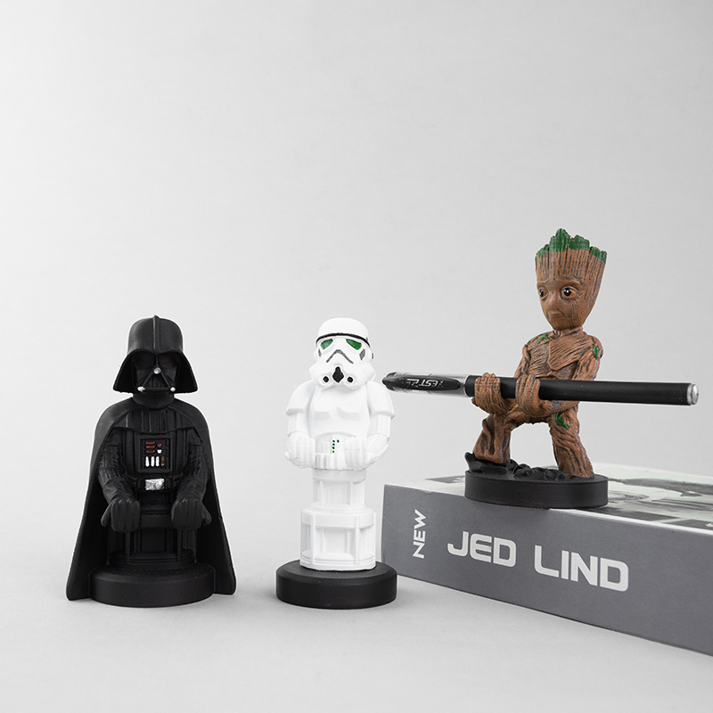 Suport pentru pixuri și stand pentru telefon, design inspirat de Groot, obiect decorativ