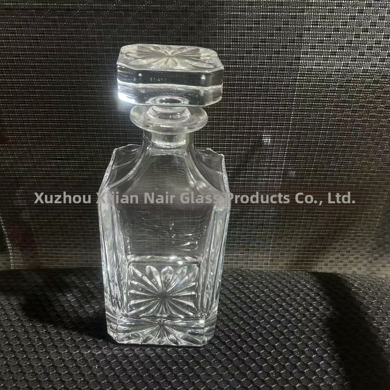 Krištáľový dekantér na whisky – európsky štýl, retro lesk, so viečkom a pohármi, 6-dielny set