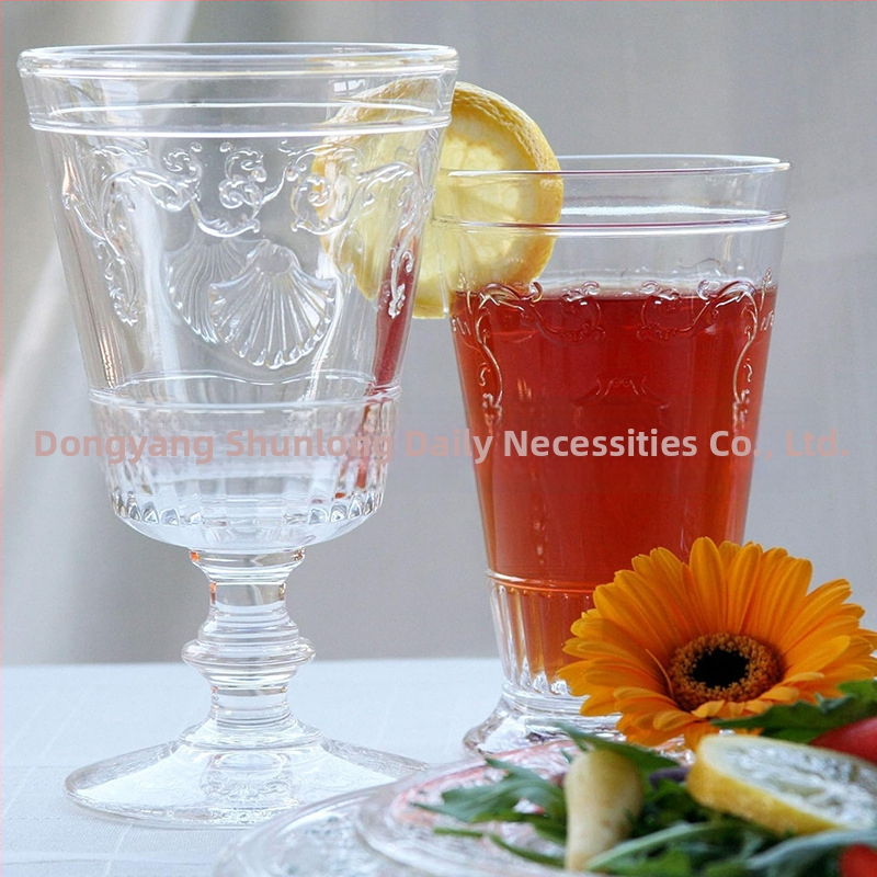 Francúzska reliéfna sklenená pohár na víno s vysokou stopkou, Versailles-inšpirovaný retro luxus, objem 301–400 ml