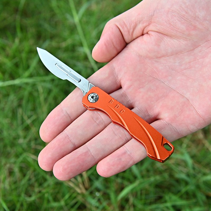 Összecsukható kés alumíniumötvözetből, modell Aluminum quick change knife, márka Nothing