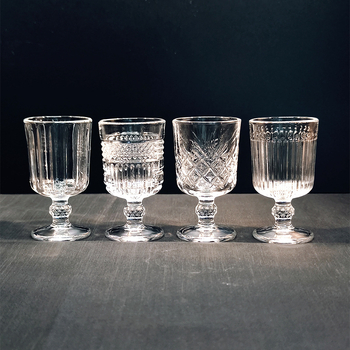 Staklena čaša za piće s retro izrezbarenim dizajnom i dijamantnim uzorkom (kapacitet 1–100 ml; set)