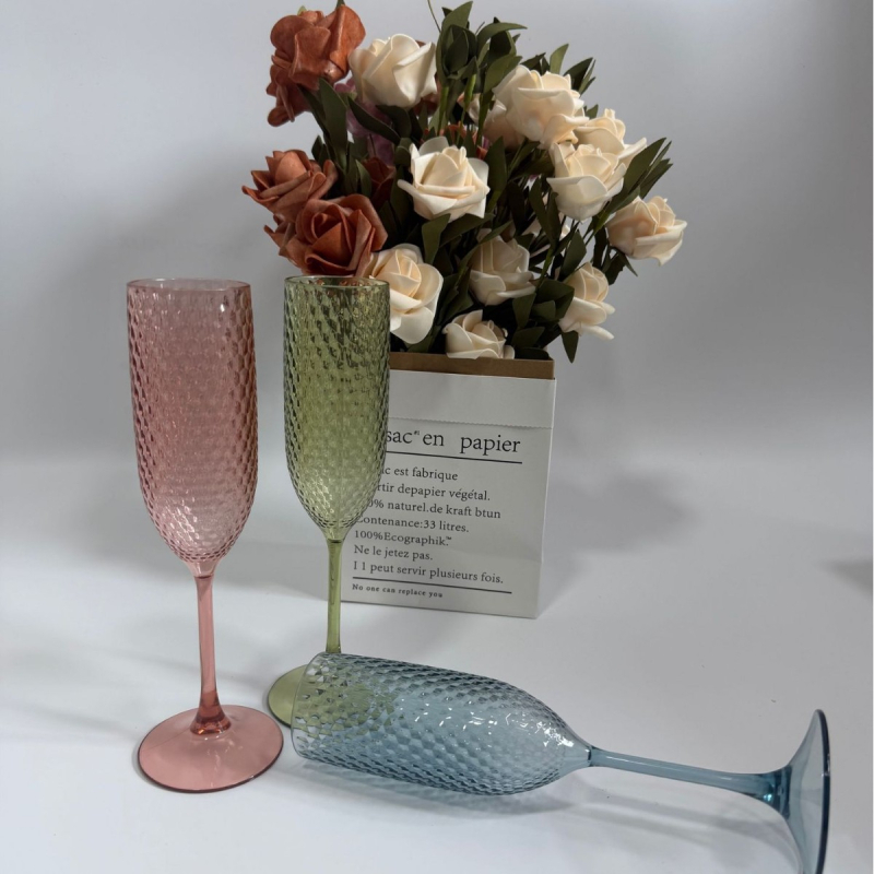 Pahare plastic de șampanie, model cu buline, stil modern, capacitate 101–200 ml