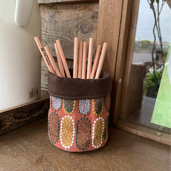 Držač za olovke i četke za šminku od platna za stolnu organizaciju — kružnog oblika; Marka: Big star & little moon; Model: Jedna veličina odgovara svima; Materijal: platno; Prilagodba: Da