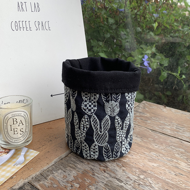 Držač za olovke i četke za šminku od platna za stolnu organizaciju — kružnog oblika; Marka: Big star & little moon; Model: Jedna veličina odgovara svima; Materijal: platno; Prilagodba: Da