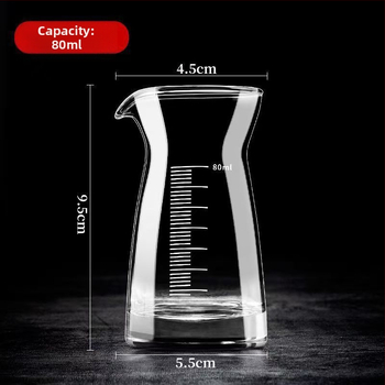 Sklenený dekantér, moderný minimalistický štýl, pôvod Čína, uvedenie na trh v zime 2020, hmotnosť 30000