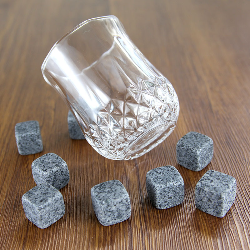 Skót whisky pohár szett gránit jégkővel, fából készült dobozban – EHUNT, fa, modern minimális stílus, bevezetés: 2025, csomagolás: egyedi