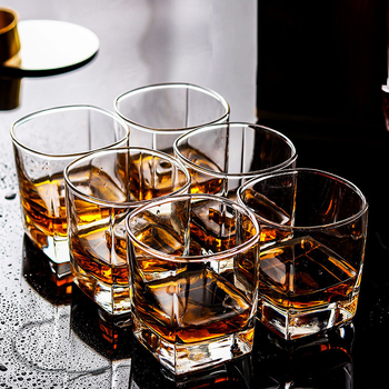 Kvadratni set staklenih čaša: čaše za pivo, viski, vino, vodu i čaj – za bar i kućnu upotrebu, moderni minimalistički stil