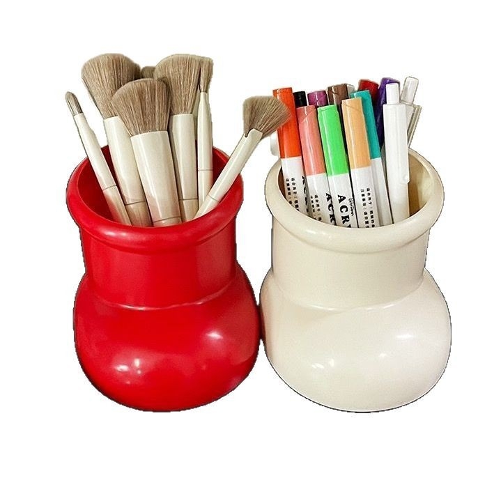 Držač olovke u obliku čizme - plastični, kružni oblik, moguć otisak logotipa (Brend: otter; Broj proizvoda: YJ-1020454359; Model: Other; Materijal: plastika; Oblik: kružni)