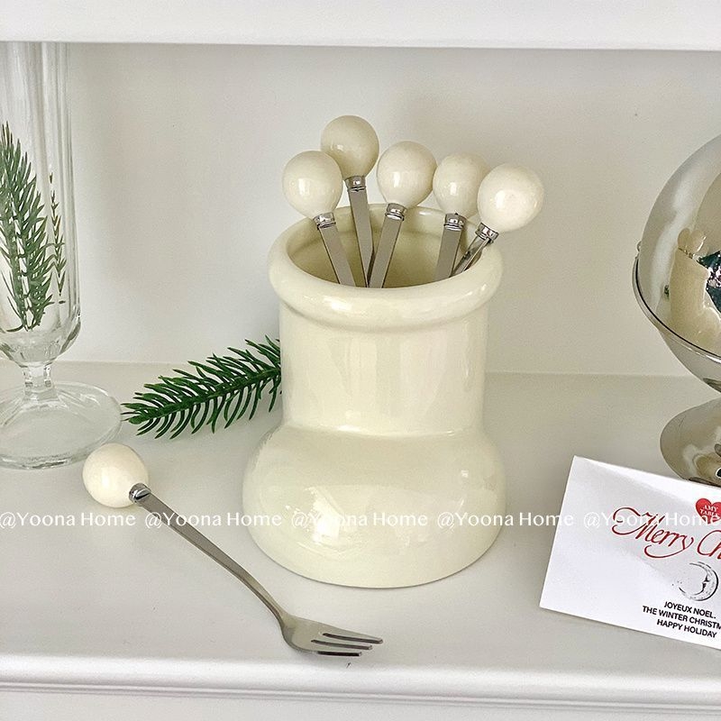 Držač olovke u obliku čizme - plastični, kružni oblik, moguć otisak logotipa (Brend: otter; Broj proizvoda: YJ-1020454359; Model: Other; Materijal: plastika; Oblik: kružni)