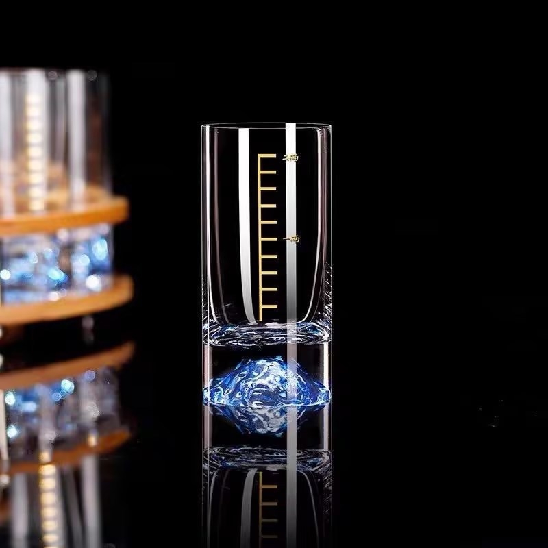 Vina čaša od bezolovnatog kristala, moderni minimalistički stil, pakiranje: jedan komad