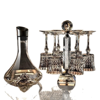 Borospohár: modern minimalista stílus, 12 zodiákus motívum; Kapacitás 101–200 ml; Anyag: üveg; Testreszabás elérhető; Csomagolás: papírdoboz