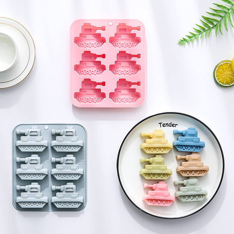 Hat rekeszes szilikon süteményforma tank alakú