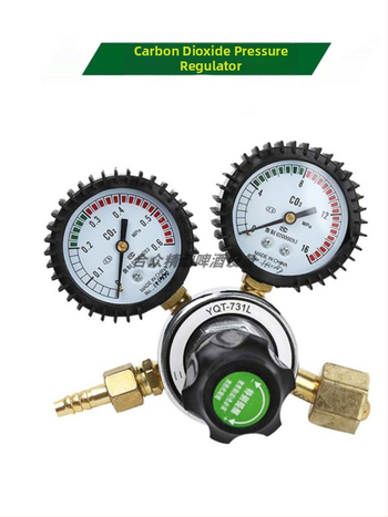 CO2 regulátor pre domáce varenie piva s manometrom a poistným ventilom