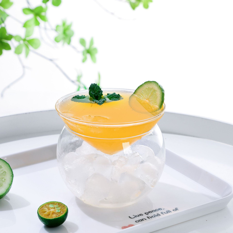 Martini čaša s bazom trokustaste trake, 101–200 ml, visok borosilikatni materijal, moderan molekularni koktel dizajn, prilagodba logotipa