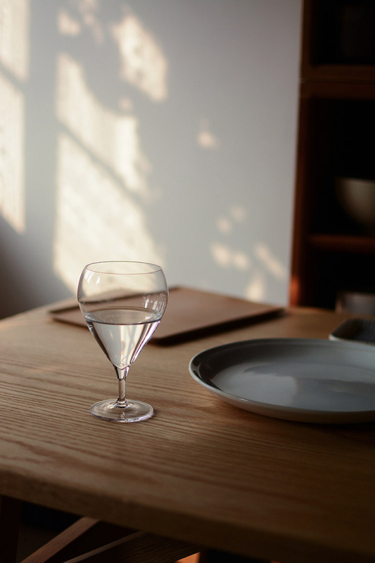 Čaša za vino u japanskom stilu, kapaciteta 201–300 ml, staklena, s tiskanim logom.