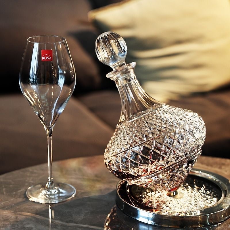 Ólommentes kristályüveg dekantőr kupakkal — európai luxus retro stílus, kapacitás 1–100 ml