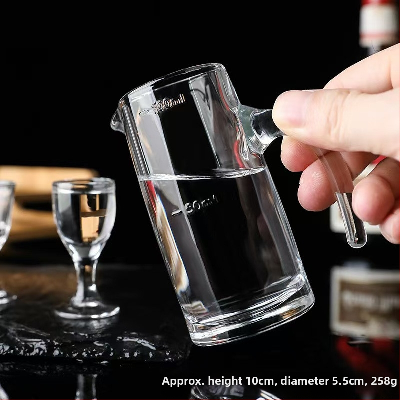 Sklenený dávkovač vína, moderný minimalistický dizajn, jednoduchý štýl, na domáce použitie