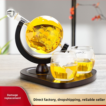 Dekanter zo skla, objem 801–900 ml, štýl ľahká luxusná retro, balenie: jednotné, uvedené na trh jar 2013