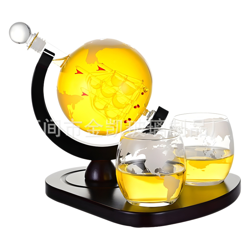 Üvegből készült dekantáló, 801–900 ml űrtartalom, könnyed luxus retro stílus, csomagolás: egy darab, 2013 tavaszán került piacra