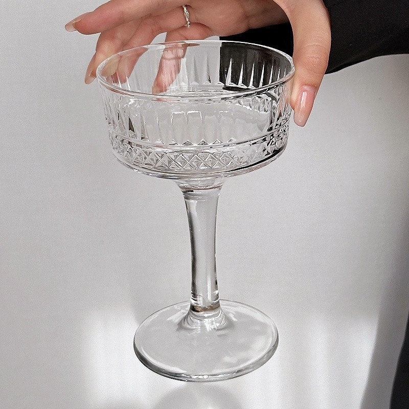 Čaša za koktel, set od 2 komada, staklena, svijetao luksuzni retro dizajn s graviranim uzorkom, pakiranje u papirnatu kutiju