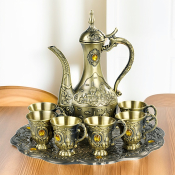 Kovový set na pitie, retro štýl, luxusný retro dizajn, európsky štýl