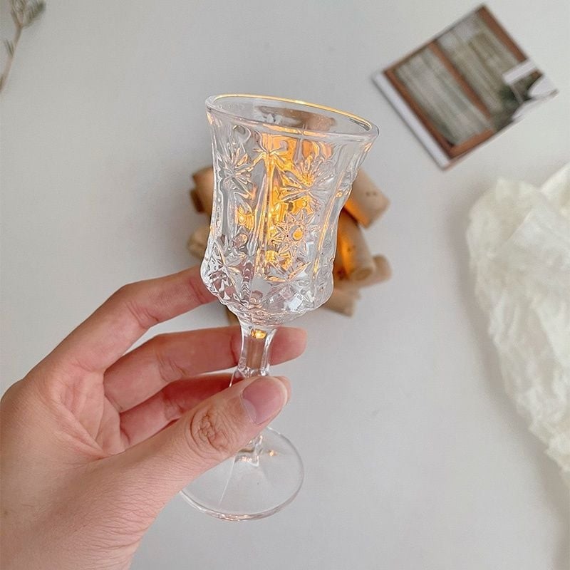 Čaša za vino s rogovim dizajemom i otvorom u struku, kineski stil, kapacitet 1–100 ml, obična stakla