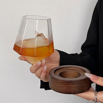 Viski čaša od stakla – premium kvaliteta, jednostavan stil