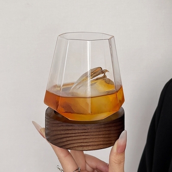 Viski čaša od stakla – premium kvaliteta, jednostavan stil