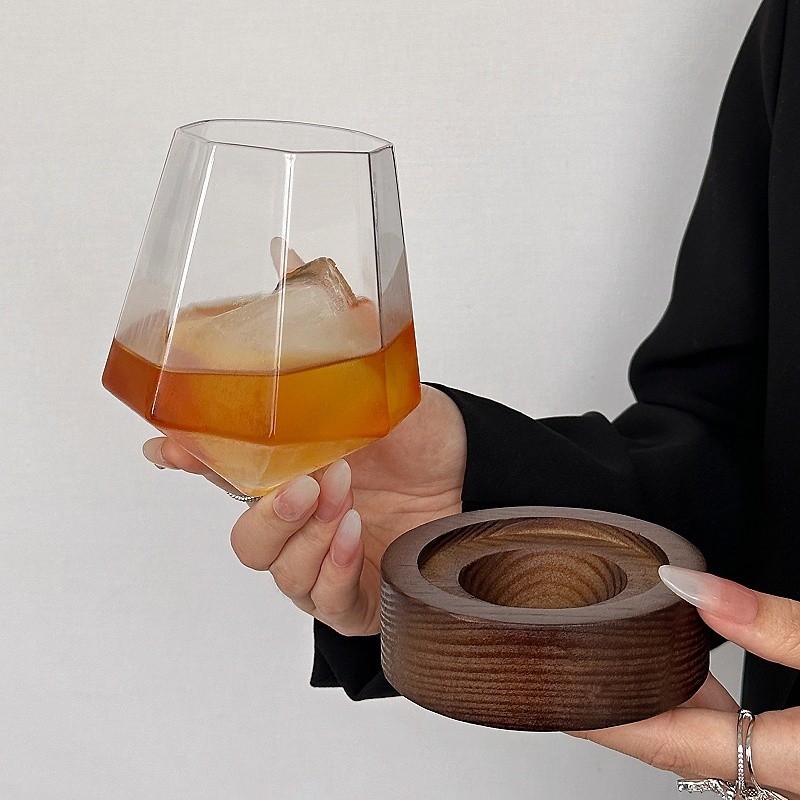 Viski čaša od stakla – premium kvaliteta, jednostavan stil