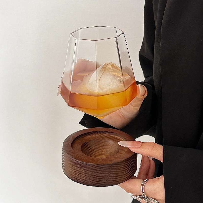 Viski čaša od stakla – premium kvaliteta, jednostavan stil