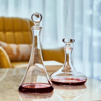 Dekanter borhoz ólommentes kristályüvegből fedéllel, kapacitás ≥1000 ml, új kínai stílus