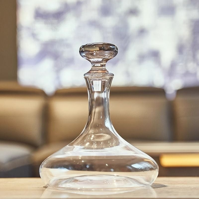 Dekanter borhoz ólommentes kristályüvegből fedéllel, kapacitás ≥1000 ml, új kínai stílus