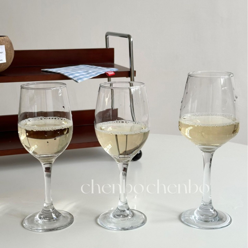 Set čaša za crveno vino od stakla, zapremina 301–400 ml, mogućnost otiska logotipa, pakiranje u papirnatoj kutiji, moderan minimalistički stil, brend Red cherry