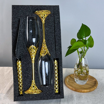 Vintage set čaša za šampanjac s izrezbarenim uzorkom, zlatni luksuzni sjaj, kristalne čaše za pjenušavo vino i desertno vino, 4-djelni set s nožem za tortu i posluživačem