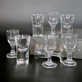 Стъклен комплект чаши за спиртни напитки с печат на лого, 6–10 бр, модерен минималистичен стил, капацитет 1–100 ml, опаковка в цветна кутия