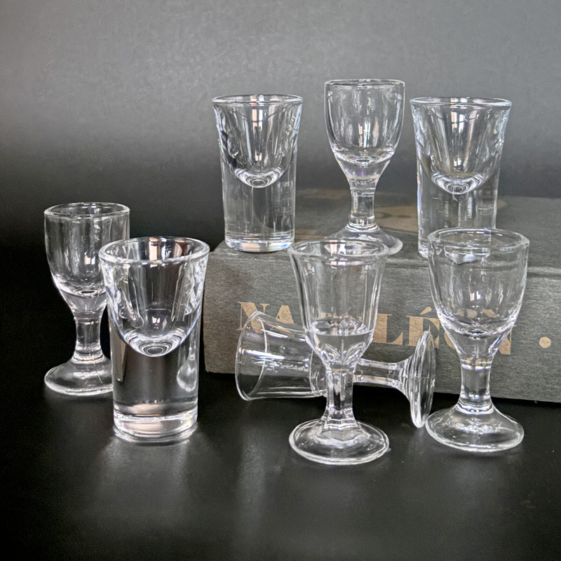 Стъклен комплект чаши за спиртни напитки с печат на лого, 6–10 бр, модерен минималистичен стил, капацитет 1–100 ml, опаковка в цветна кутия