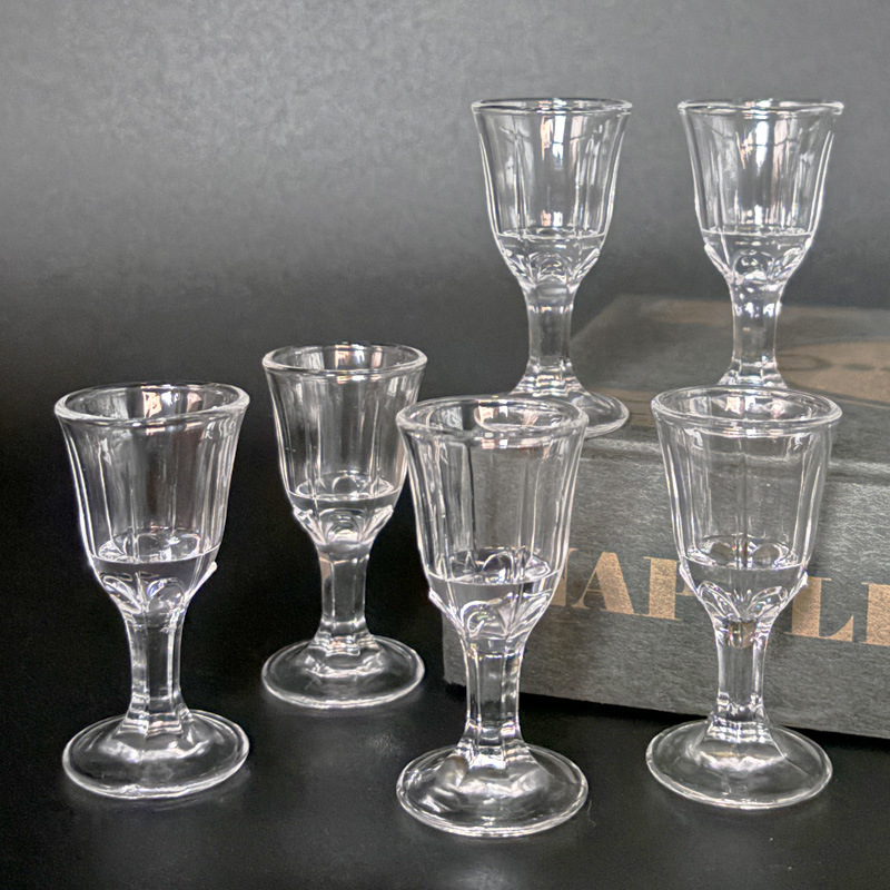 Стъклен комплект чаши за спиртни напитки с печат на лого, 6–10 бр, модерен минималистичен стил, капацитет 1–100 ml, опаковка в цветна кутия