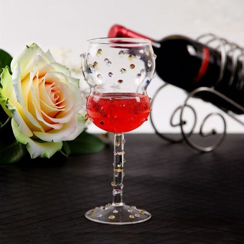 Šampanjaska čaša goblet od borosilikatnog stakla; kapacitet 301–400 ml; moderan minimalistički stil, bez ručke; moguć tisak logotipa; pakiranje: kartonska kutija.