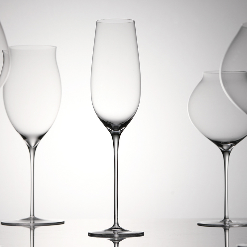 Staklena čaša za vino | Kapacitet 501–600 ml; Stil: nordijski vjetar, proziran
