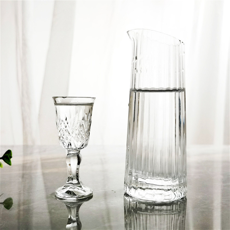Stakleni set za liker s dozatorom i čaše za bijelo vino, boemski stil, lagani luksuz retro (Materijal: staklo; Komponente: dozator i čaše za bijelo vino; Brand: JEKA.BZ.CHEN)