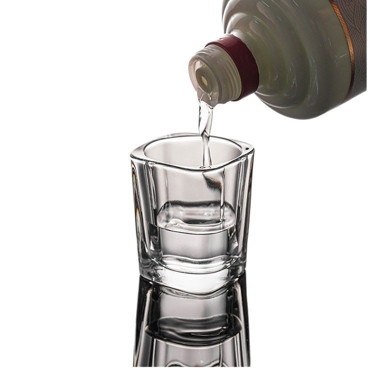 Set čaša za žestice — debelo četvrtasto staklo, kapacitet 1–100 ml, jednostavan stil, mogućnost otiska logotipa