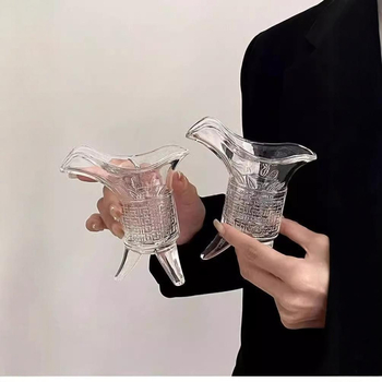 Staklena čaša za žestoko s tronožnim dizajnom, retro stil, kapacitet 1–100 ml