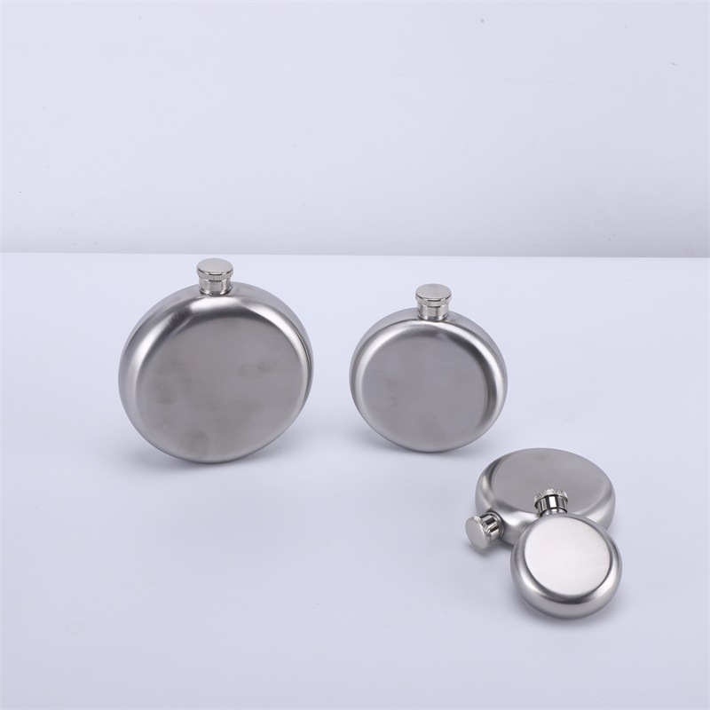 Rozsdamentes acélból készült borosflaska, hordozható kültéren, modern egyszerű stílus, logóval nyomtatva