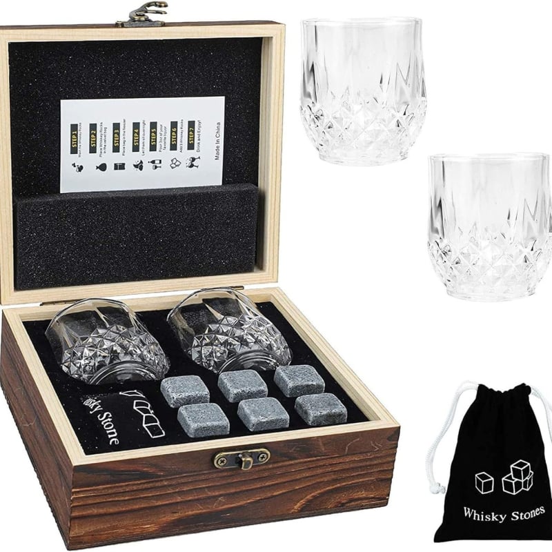 Whisky set s kamenčićima za led i staklenim čašama u drvenoj kutiji – Barware, Staklo, Premium kvaliteta, Lagani luksuz retro stil, Ljeto 2021