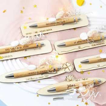 Egyedi gravírozott fa aláíró tollkészlet, fém tollheggyel, kattintásos záródás, alapcsomagolás