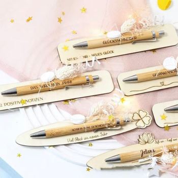 Egyedi gravírozott fa aláíró tollkészlet, fém tollheggyel, kattintásos záródás, alapcsomagolás